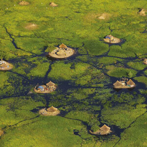Village in the White Nile swamps near Bor, Jonglei, South Sudan (6°22’ N – 31°32’ E).